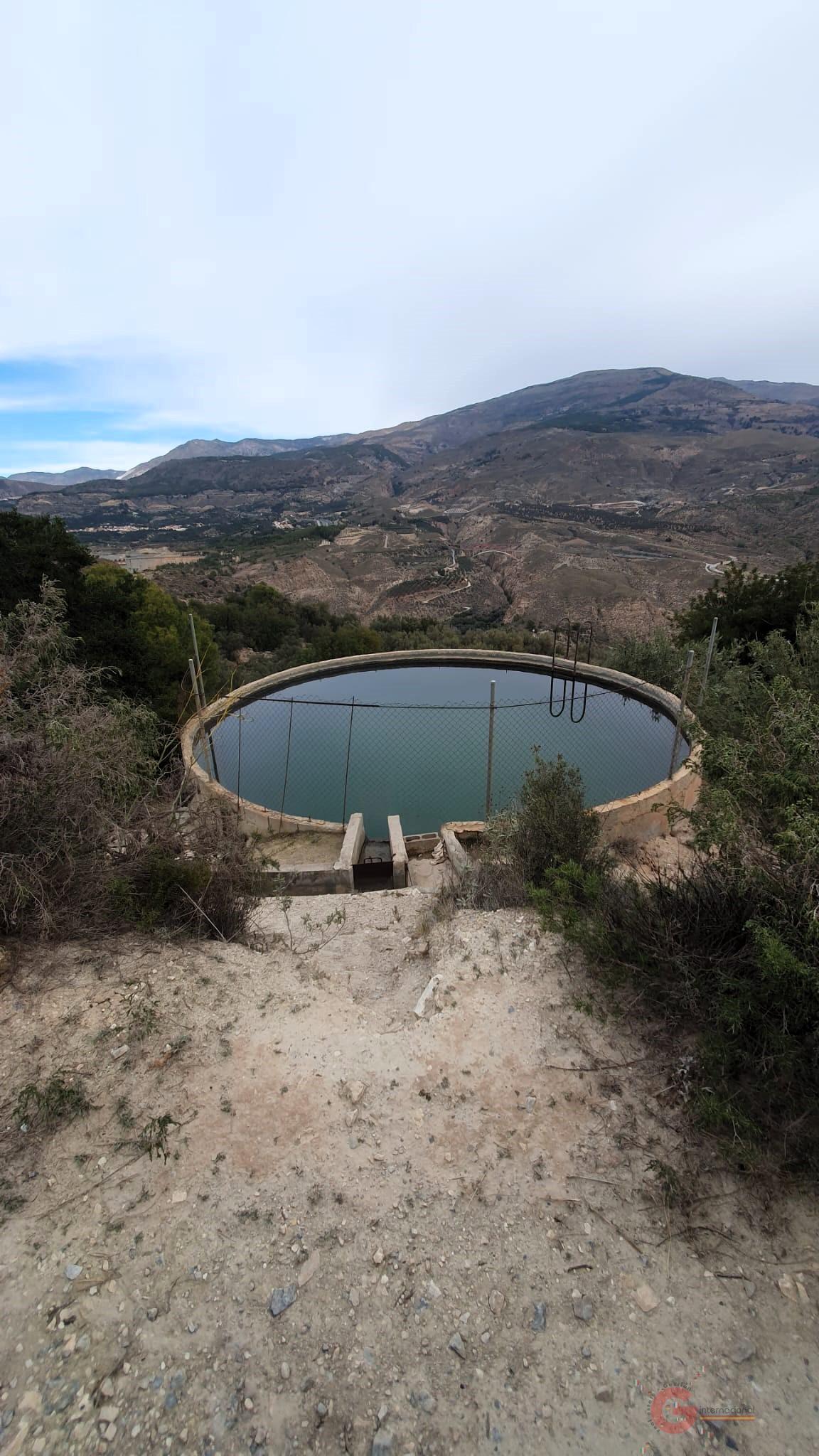 Venta de terreno en Píñar