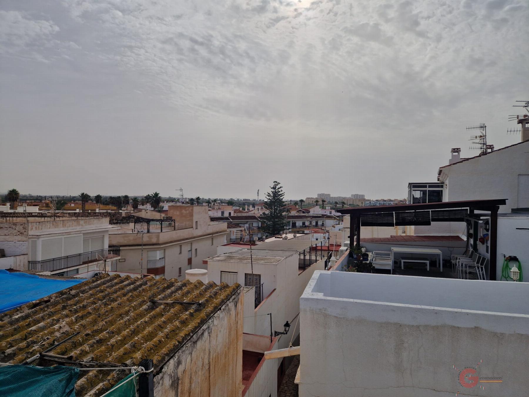 For sale of house in Salobreña