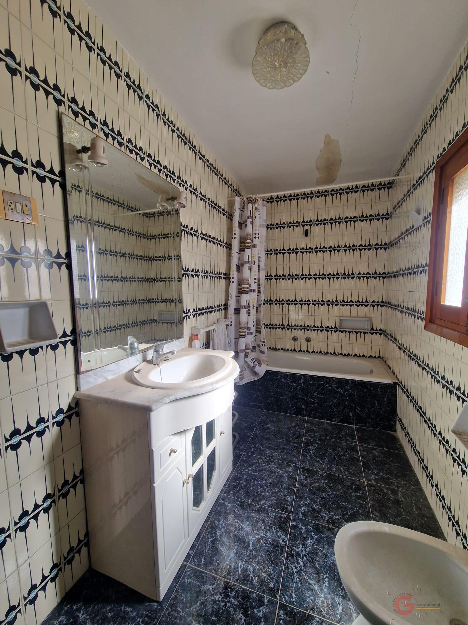 For sale of house in Salobreña
