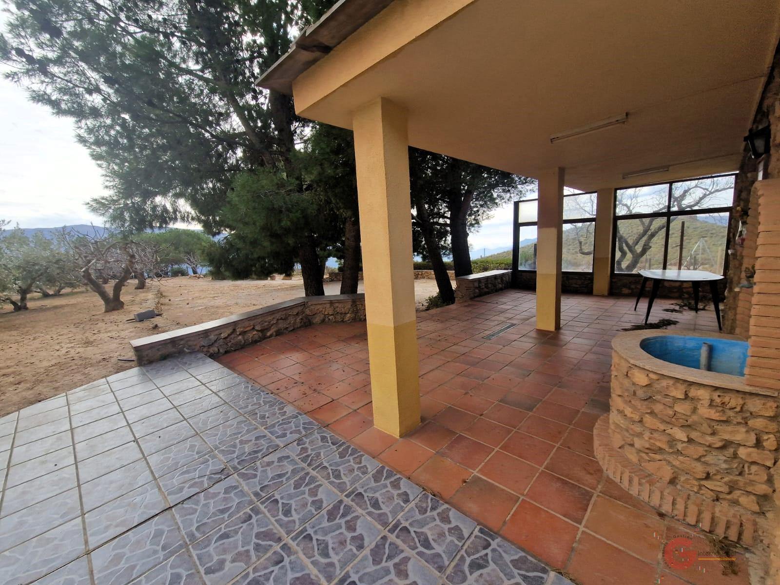 Venta de finca rústica en Lanjarón