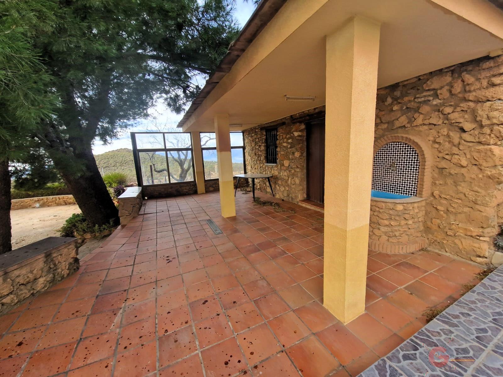 Venta de finca rústica en Lanjarón