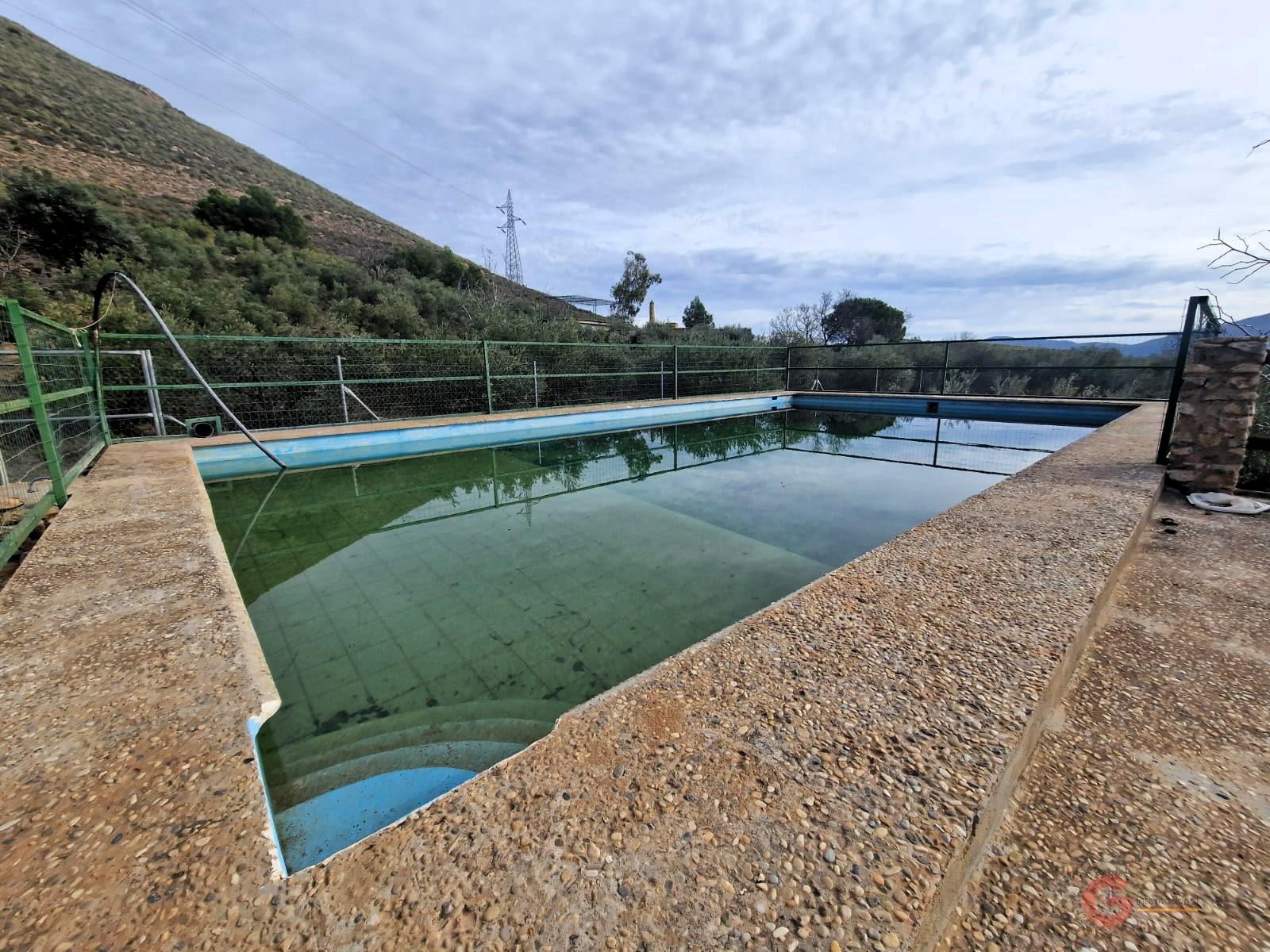 Venta de finca rústica en Lanjarón