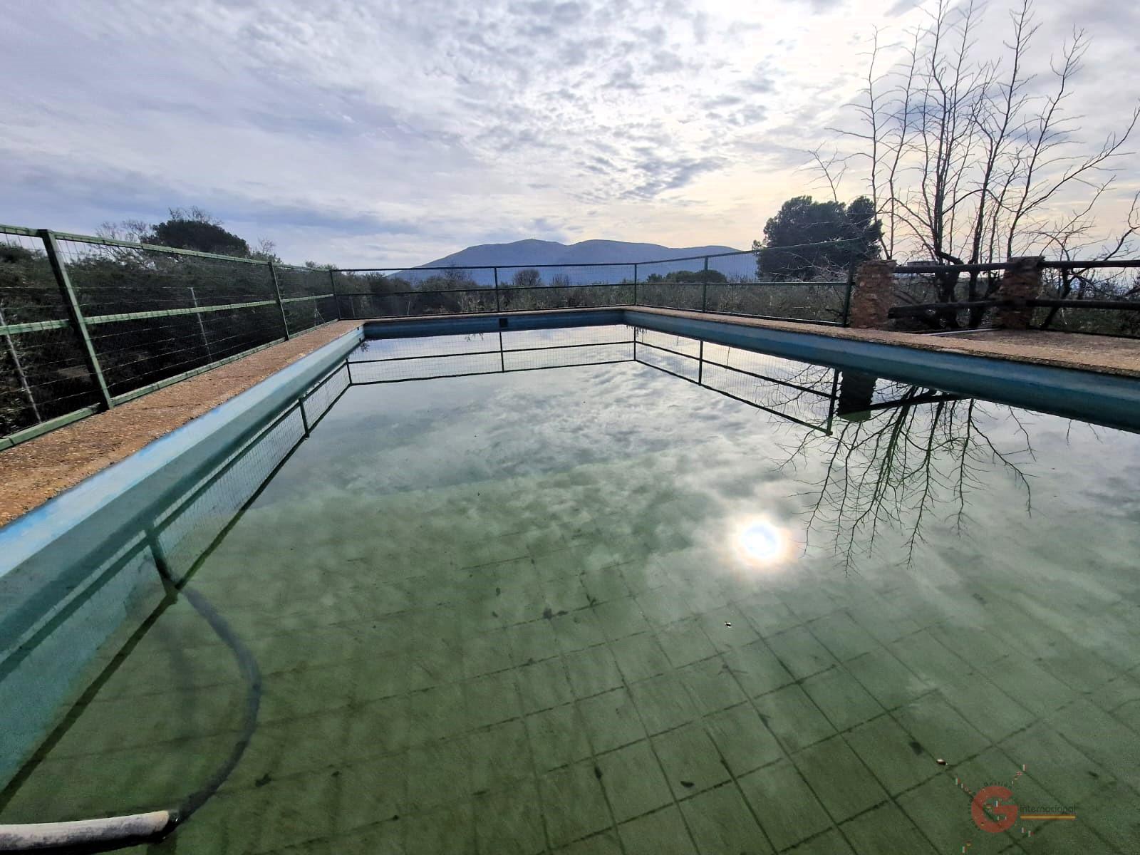 Venta de finca rústica en Lanjarón