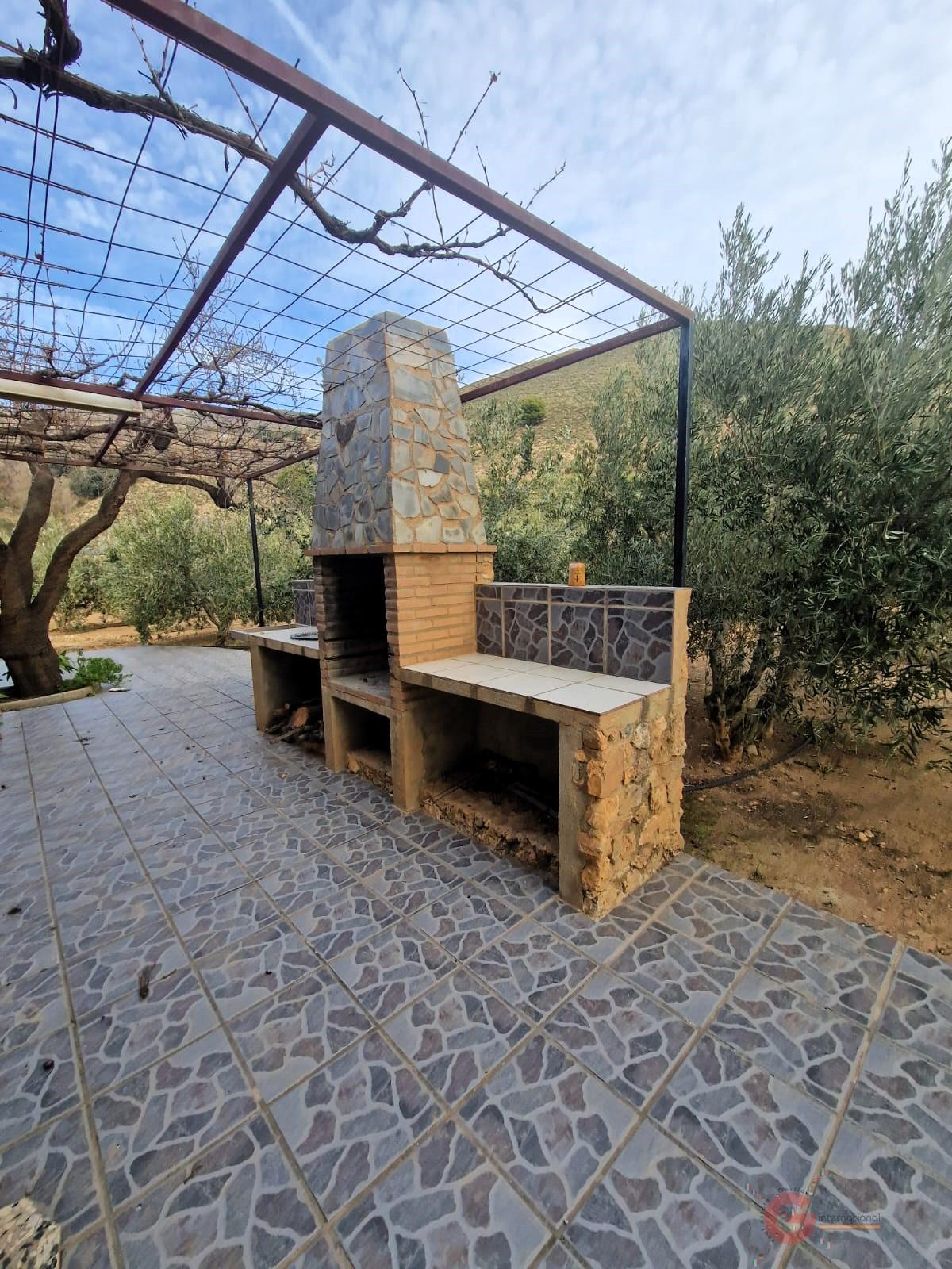 Venta de finca rústica en Lanjarón