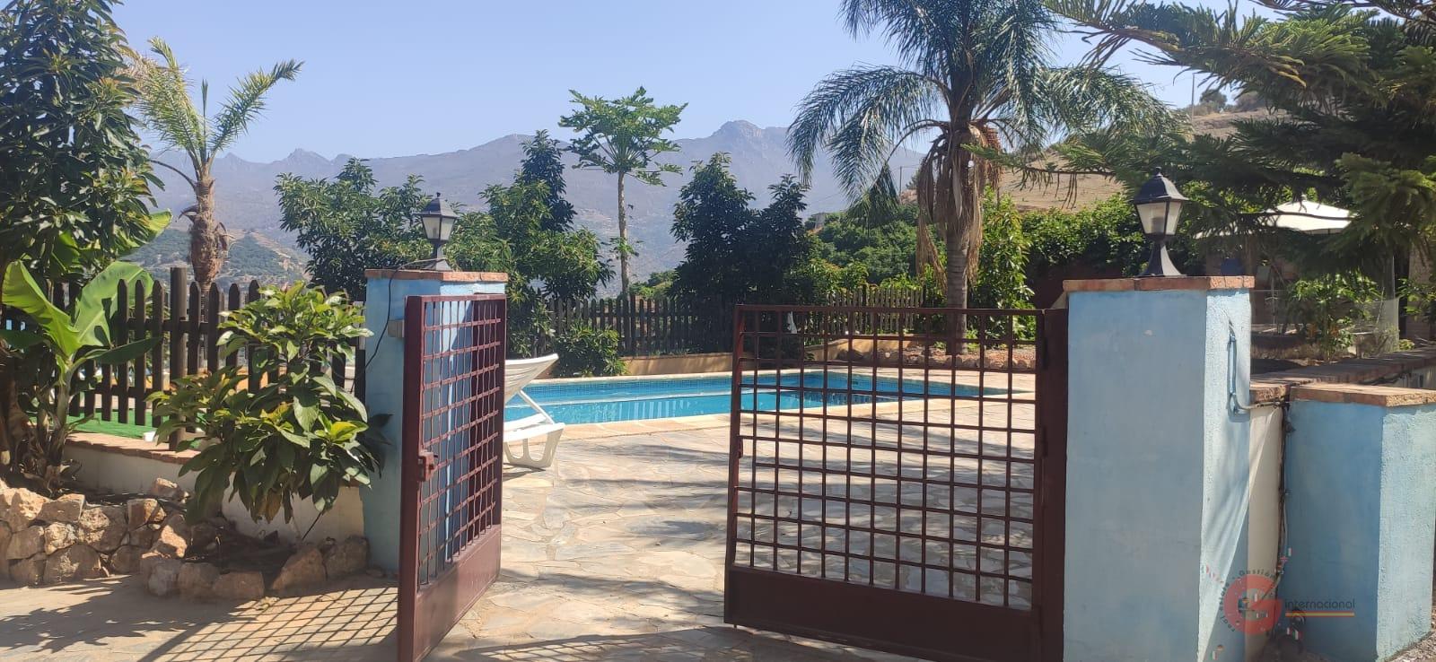 For sale of rural property in Almuñécar