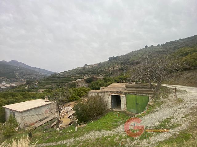 Venta de finca rústica en Otívar