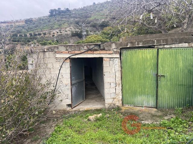 Venta de finca rústica en Otívar