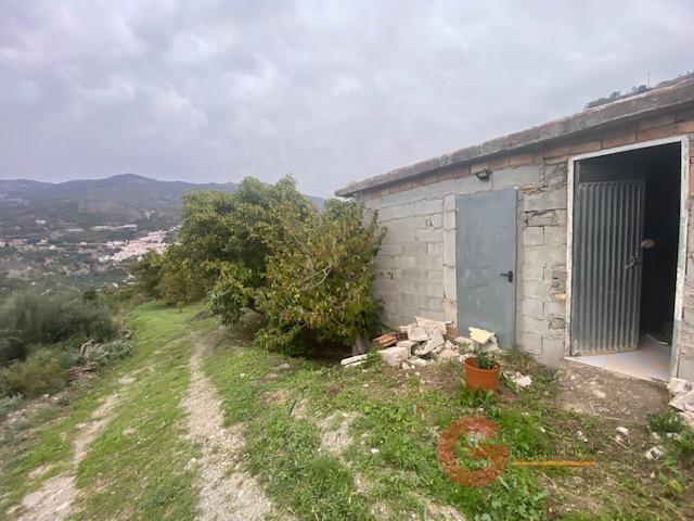 Venta de finca rústica en Otívar
