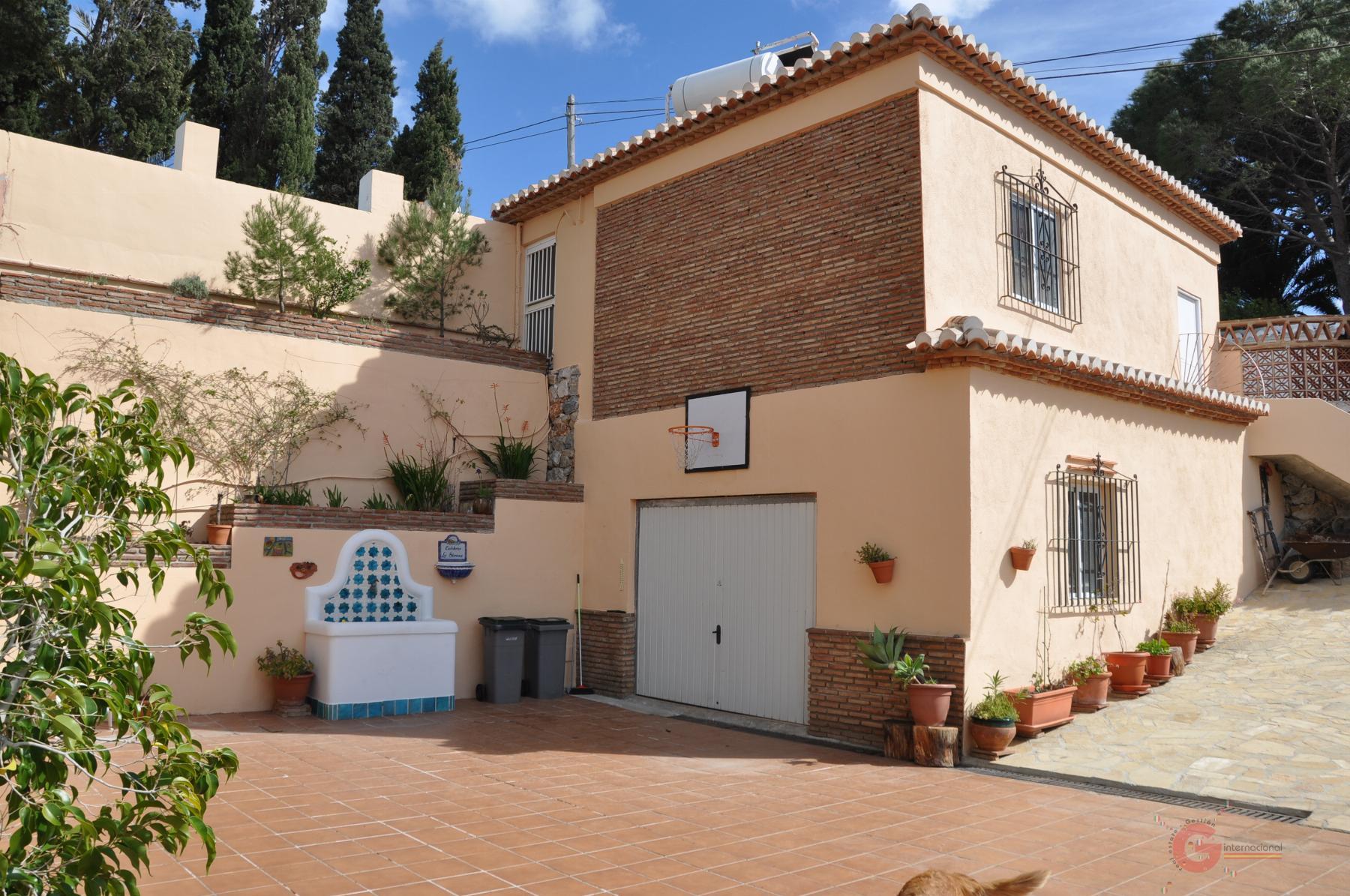 For sale of chalet in Almuñécar
