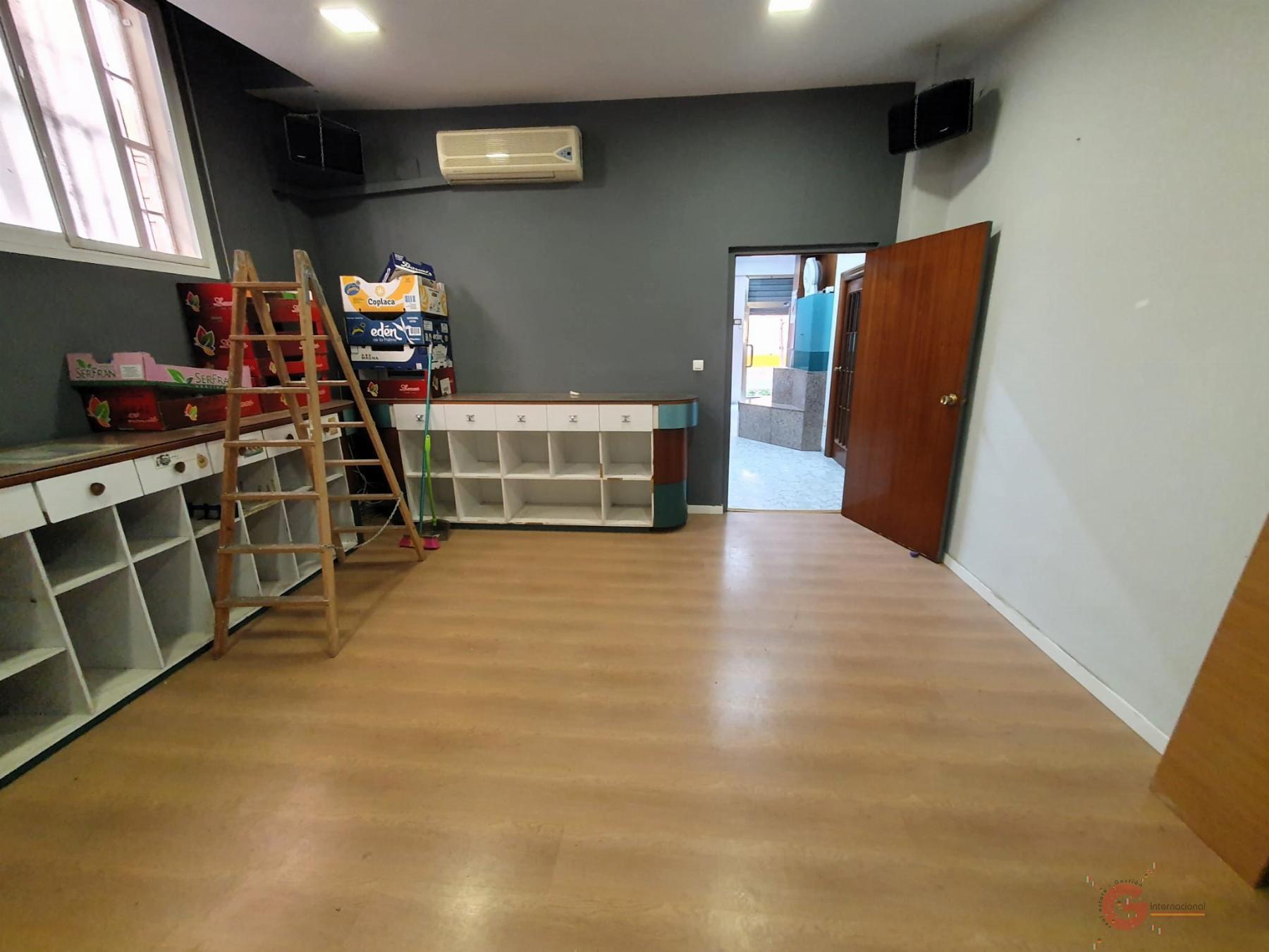 Venta de local comercial en Motril