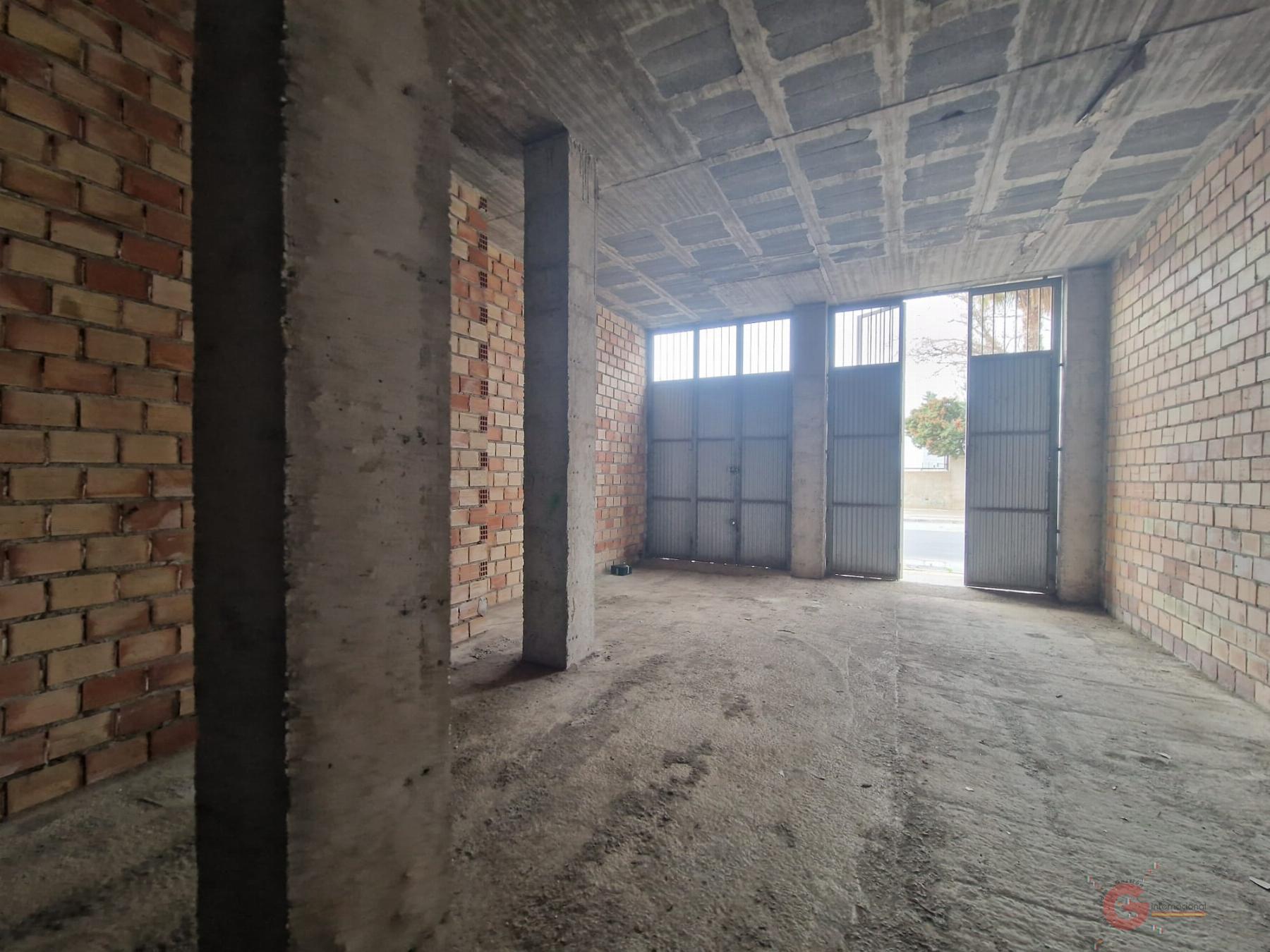 For sale of building in Salobreña