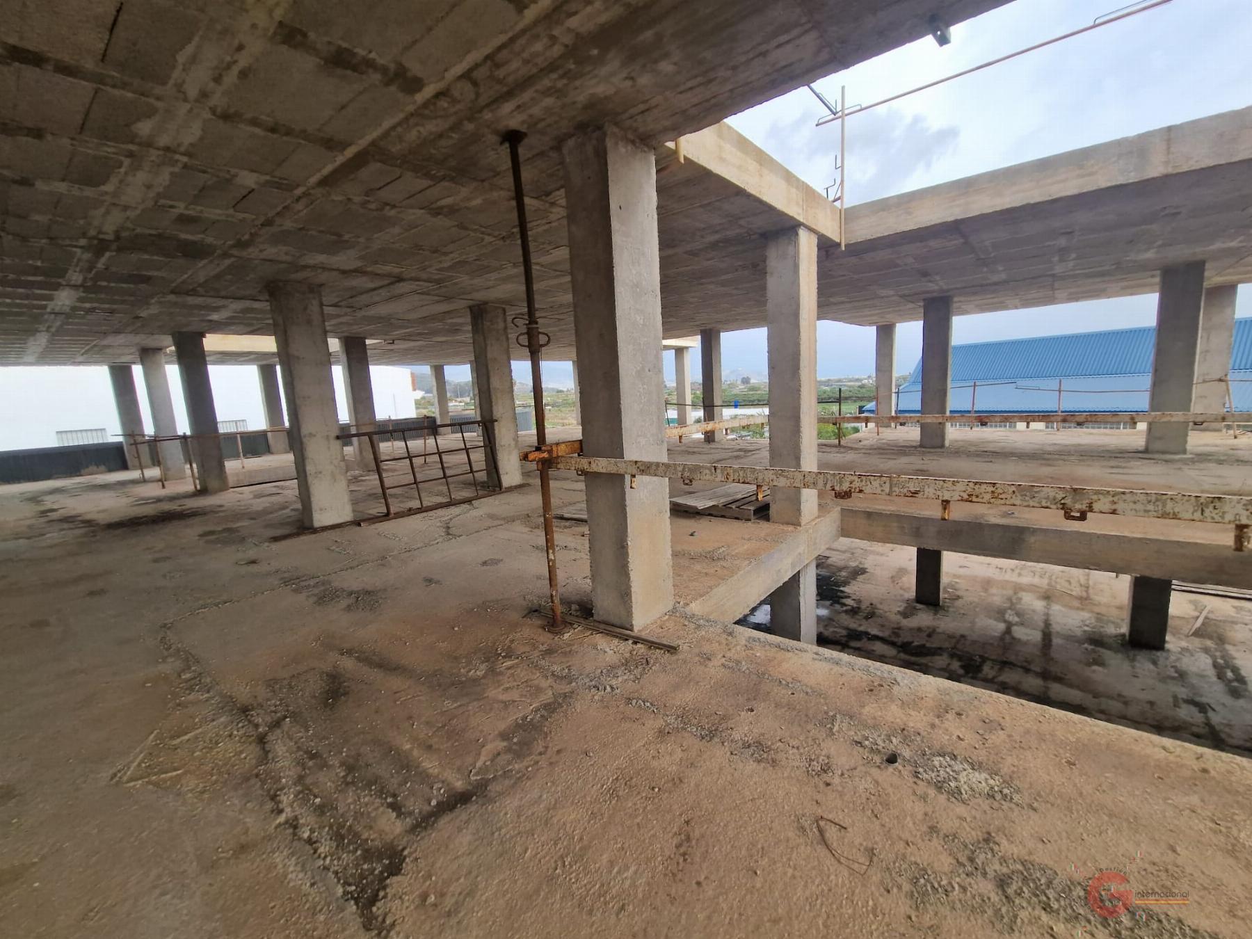 For sale of building in Salobreña