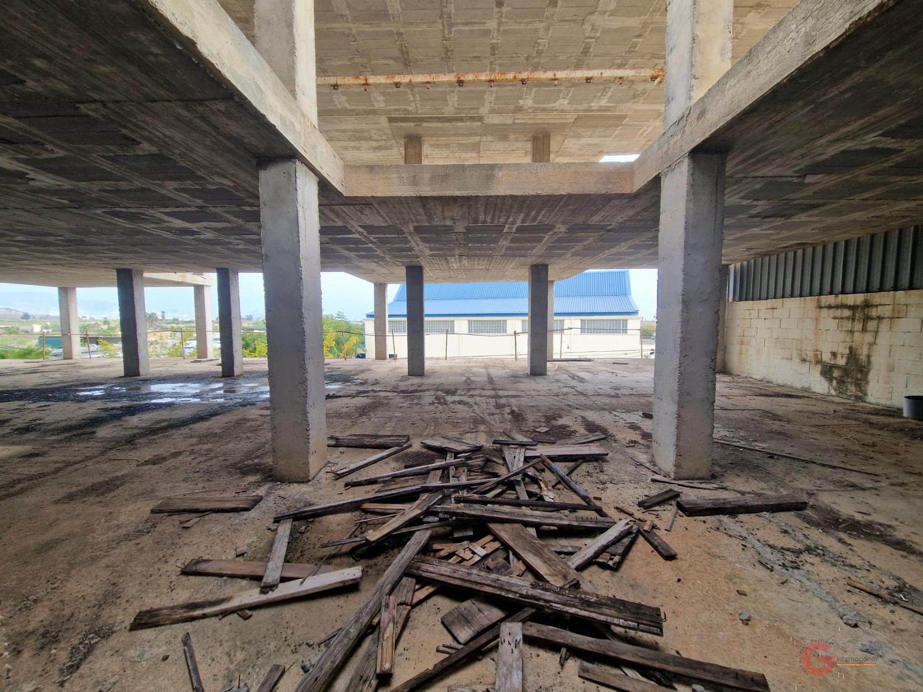 For sale of building in Salobreña