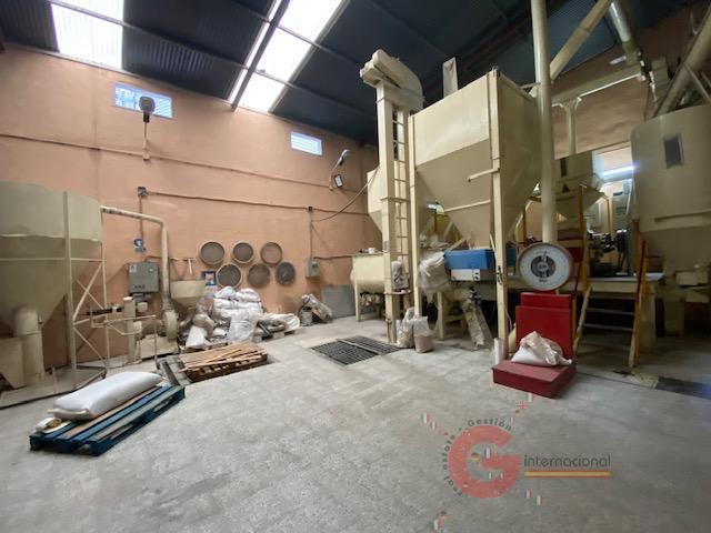 Venta de nave industrial en Noalejo