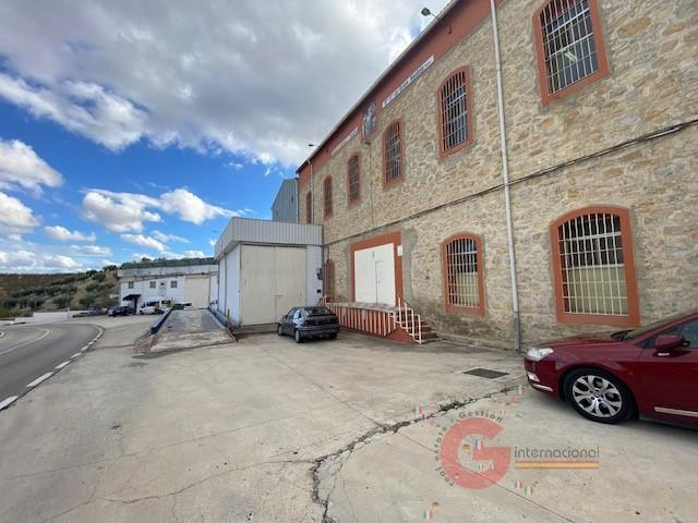 Venta de nave industrial en Noalejo