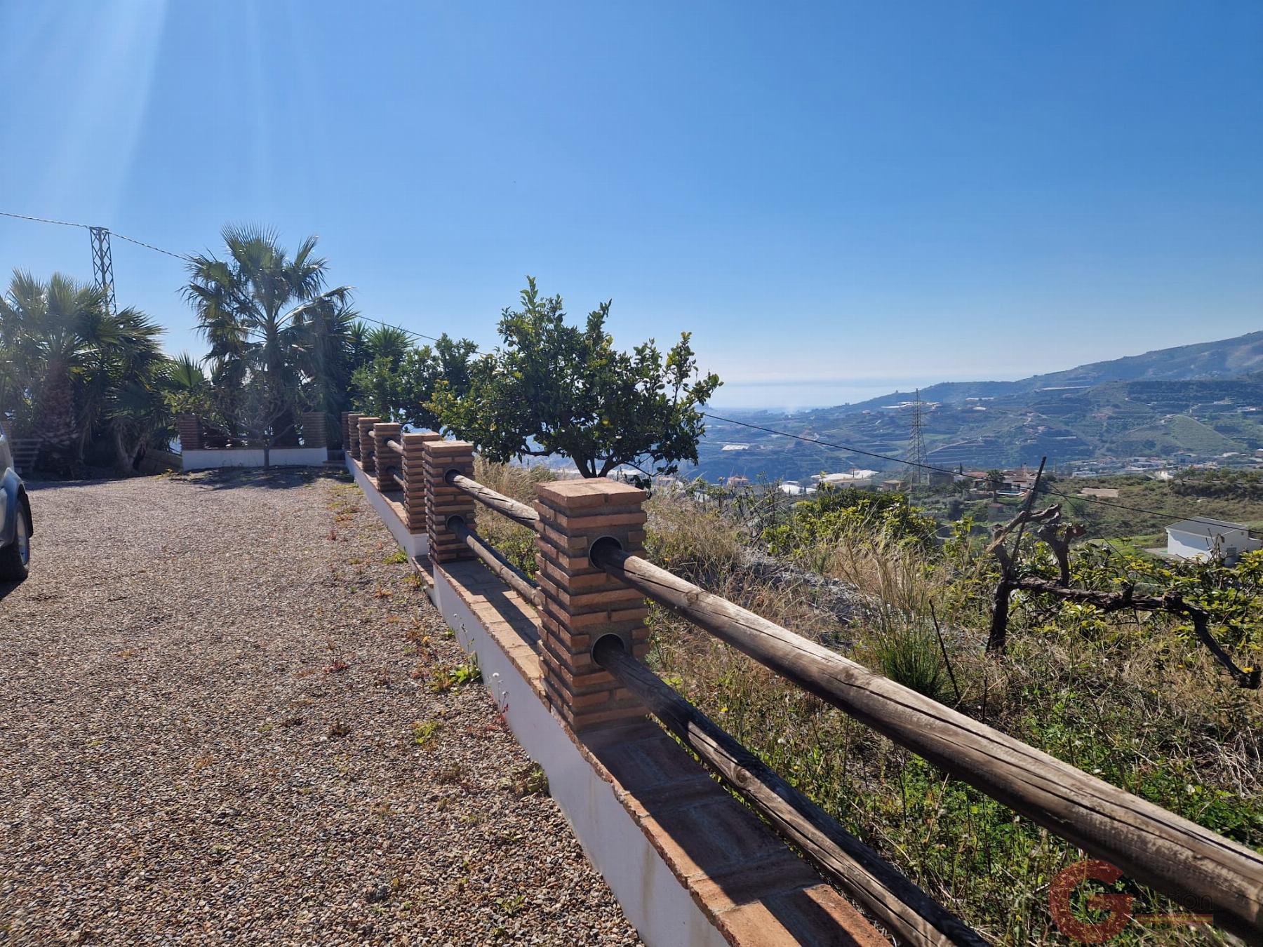 Venta de finca rústica en Molvízar