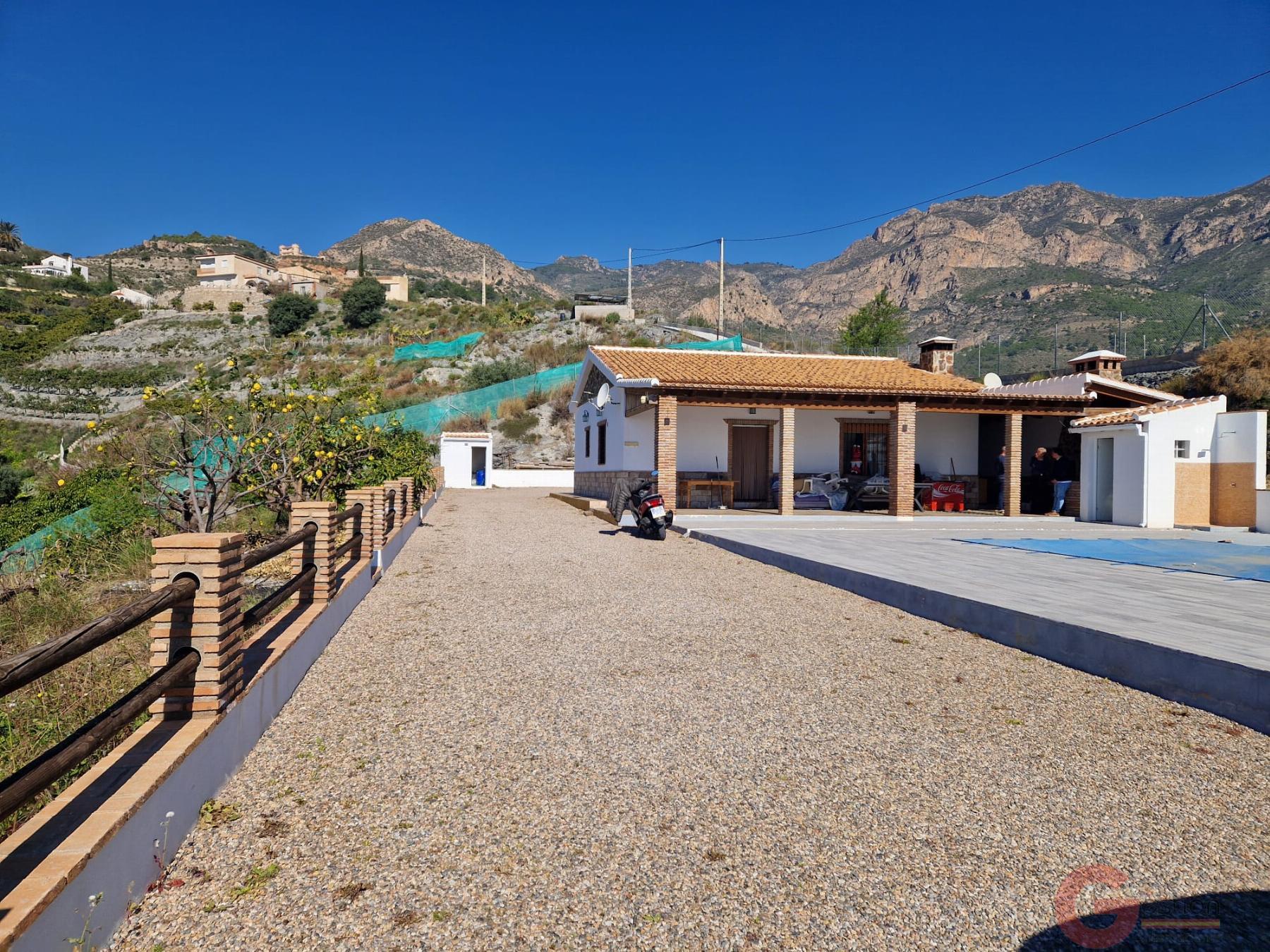 Venta de finca rústica en Molvízar