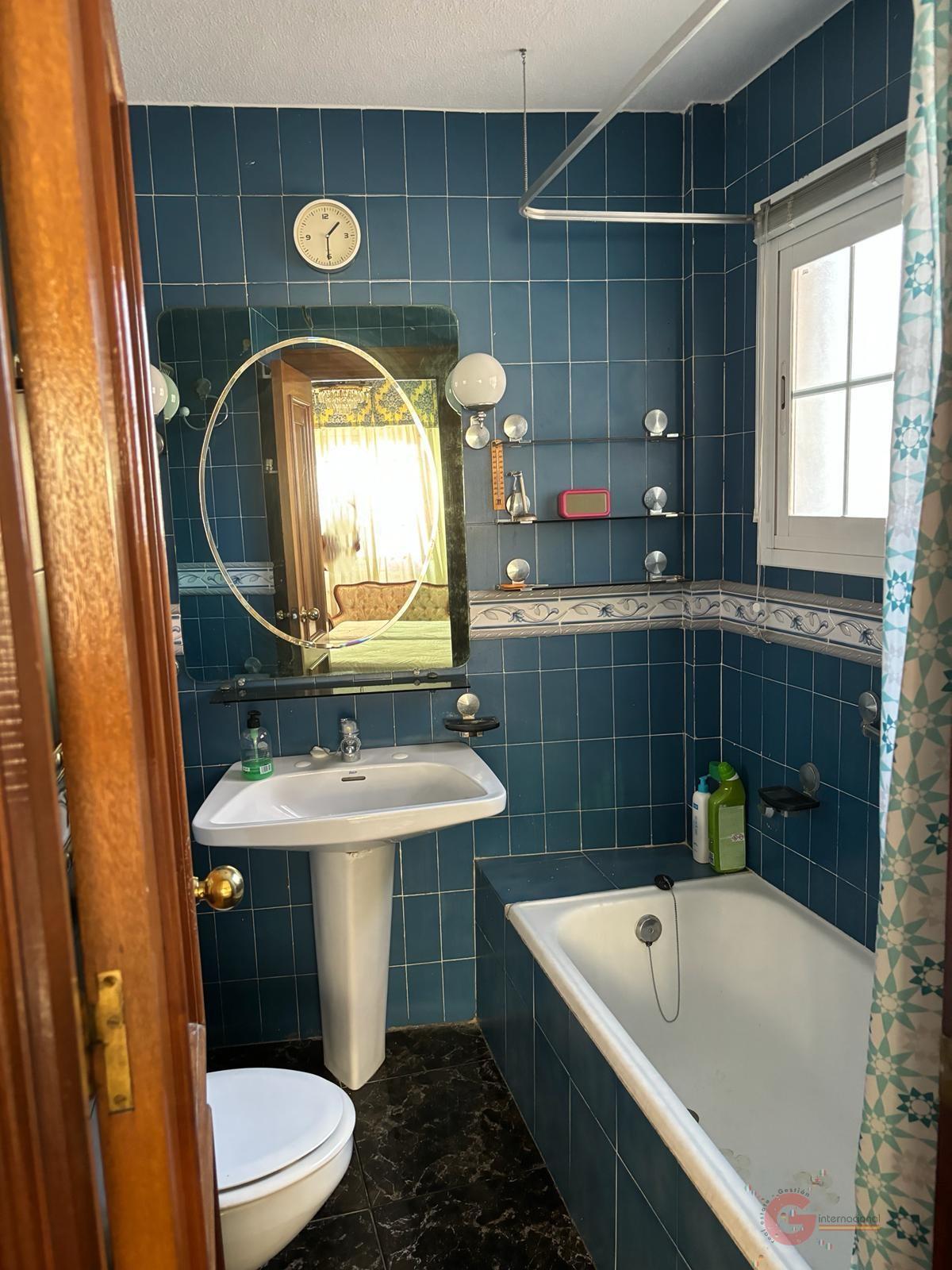 For sale of flat in Almuñécar