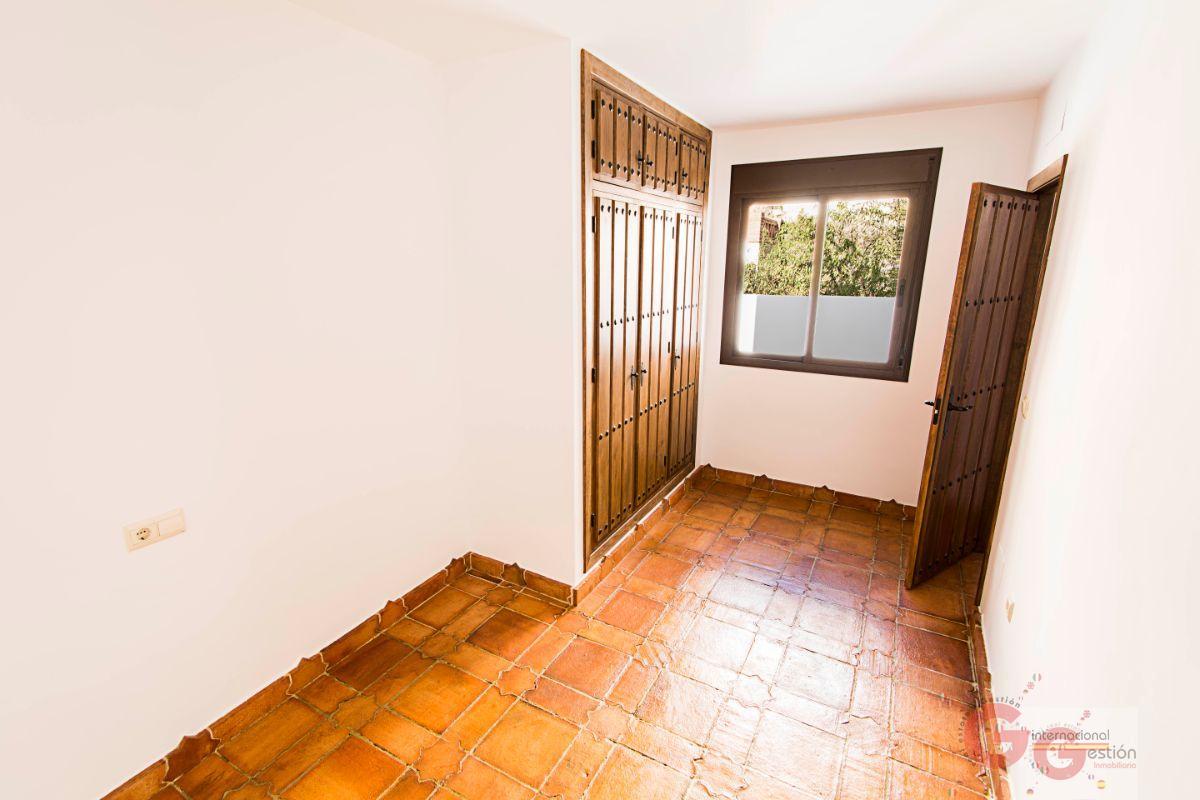 For sale of house in Vélez de Benaudalla