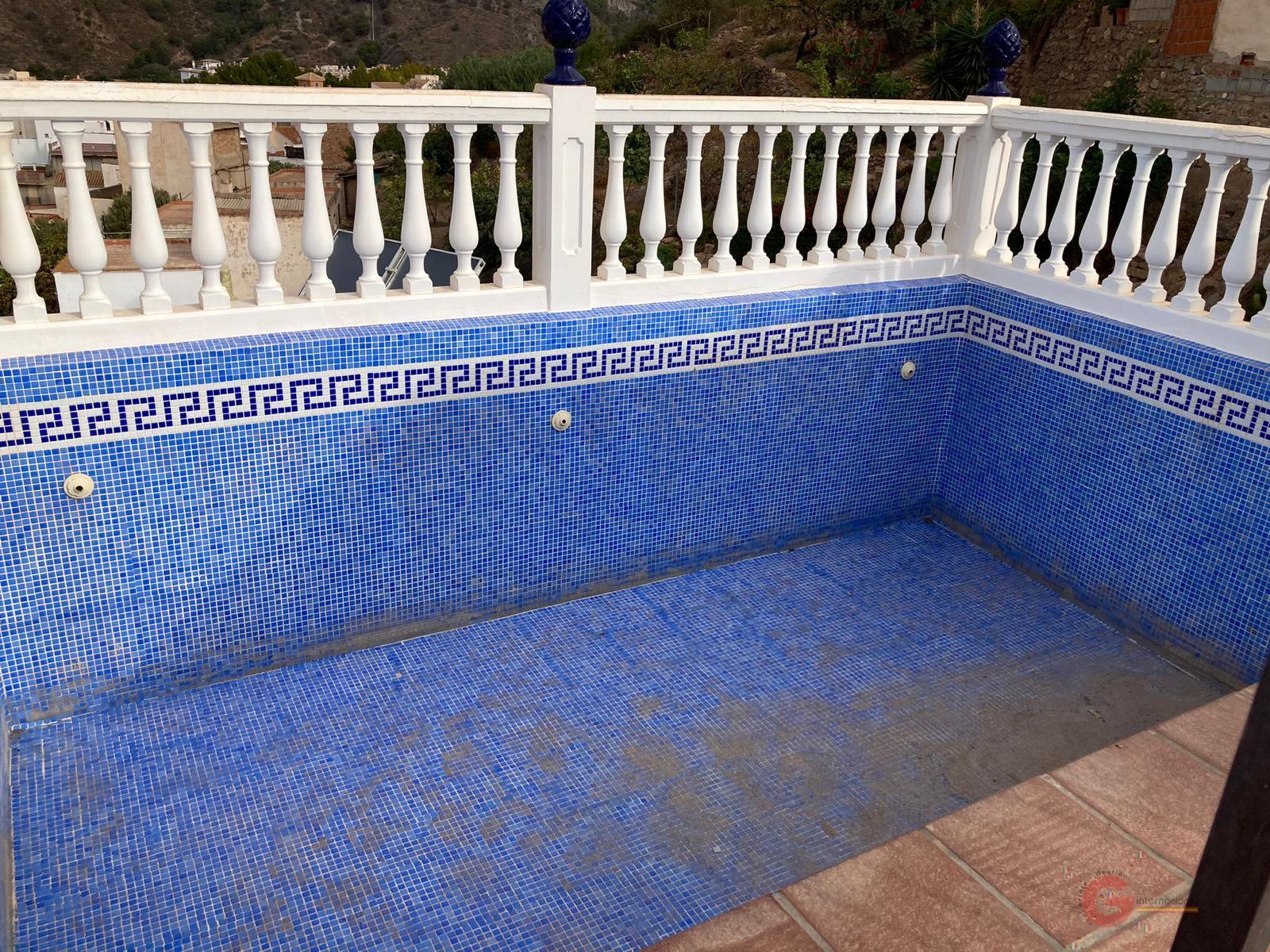 For sale of house in Vélez de Benaudalla
