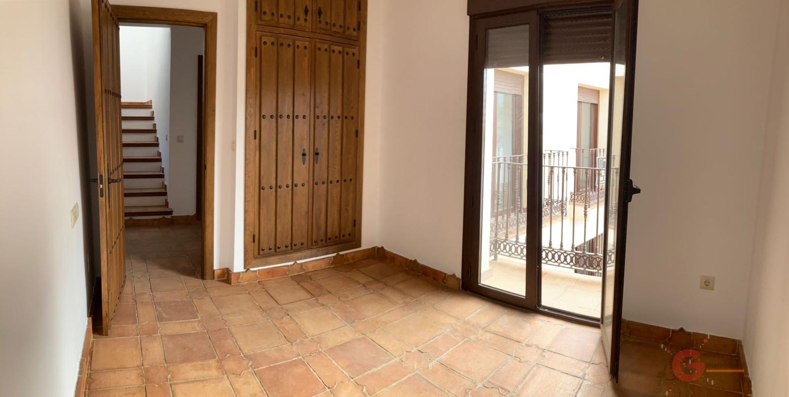 For sale of house in Vélez de Benaudalla