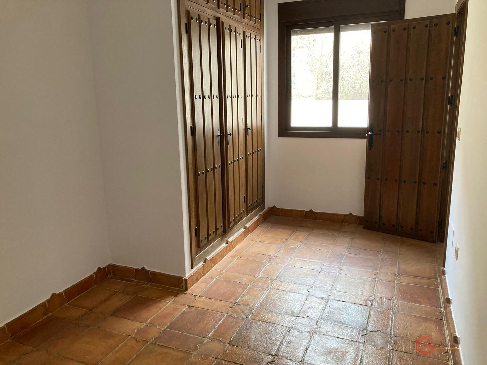 For sale of house in Vélez de Benaudalla