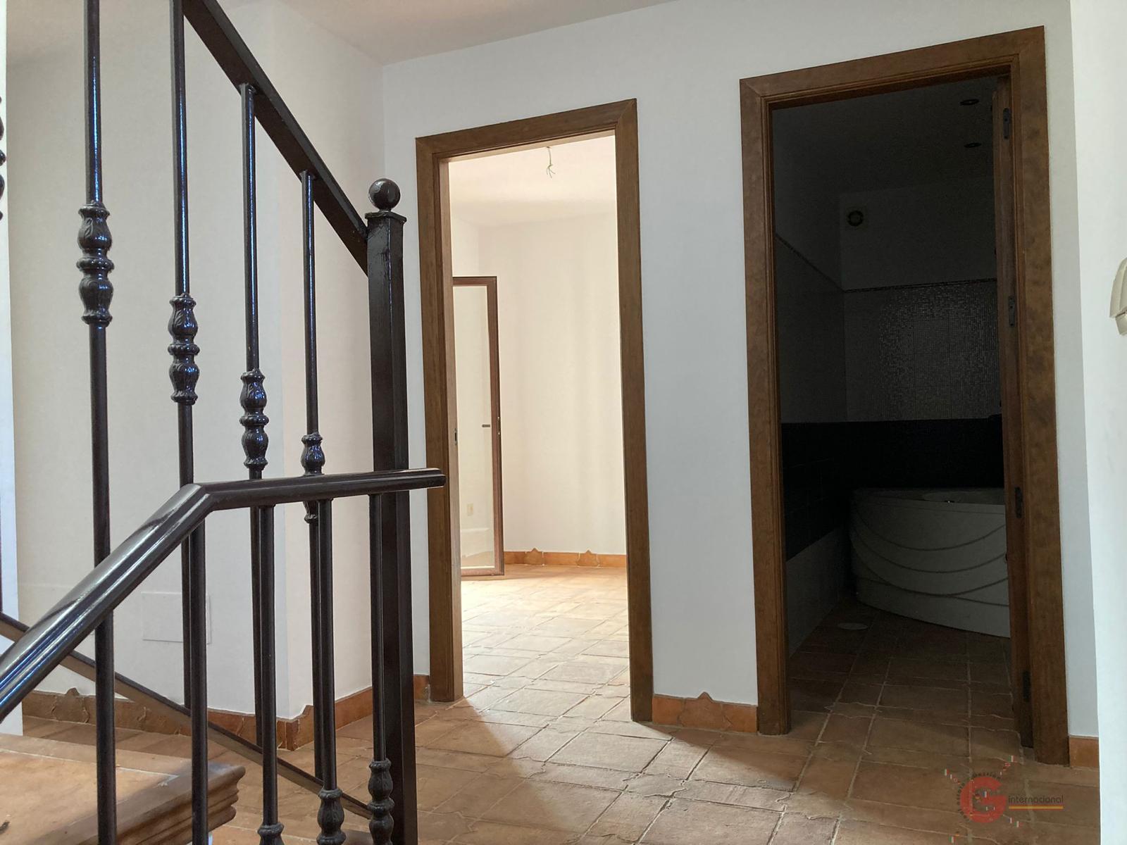 For sale of house in Vélez de Benaudalla
