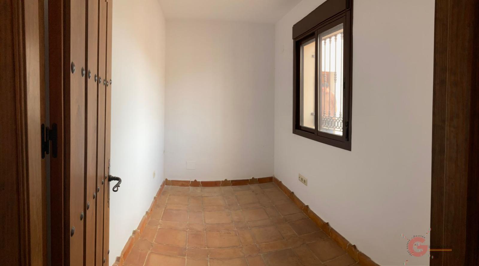 For sale of house in Vélez de Benaudalla