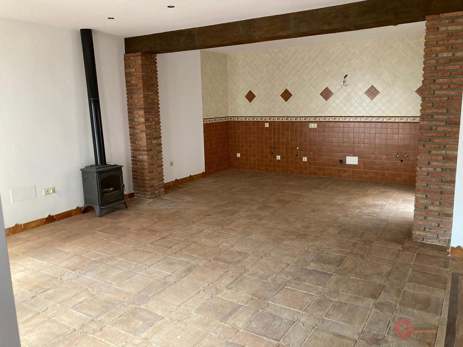 For sale of house in Vélez de Benaudalla