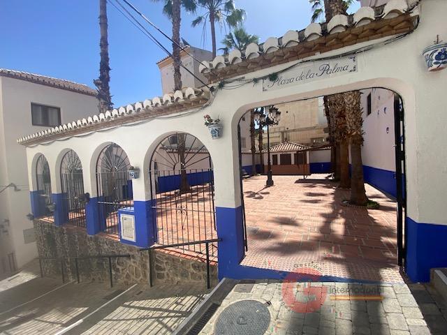 For sale of house in Almuñécar