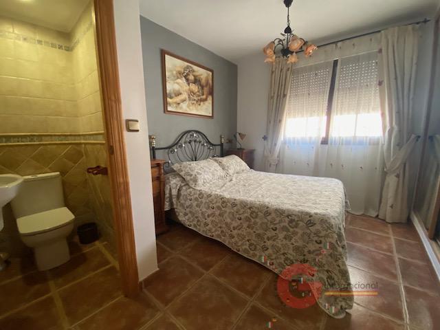 For sale of house in Almuñécar