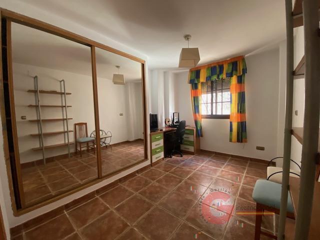 For sale of house in Almuñécar