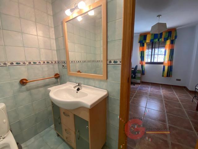 For sale of house in Almuñécar