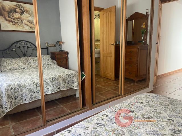 For sale of house in Almuñécar