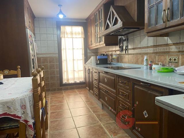 For sale of house in Almuñécar