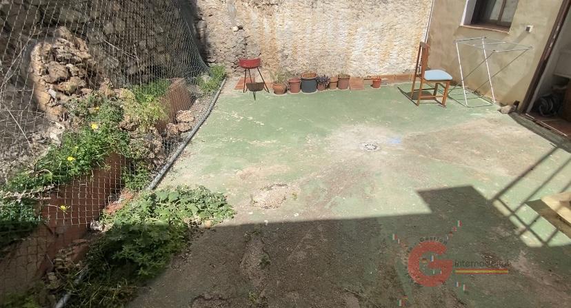 For sale of house in Almuñécar