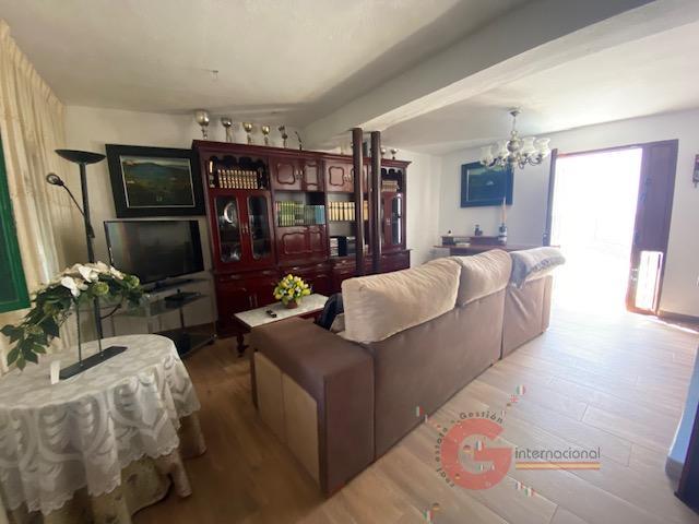 For sale of house in Vélez-Málaga