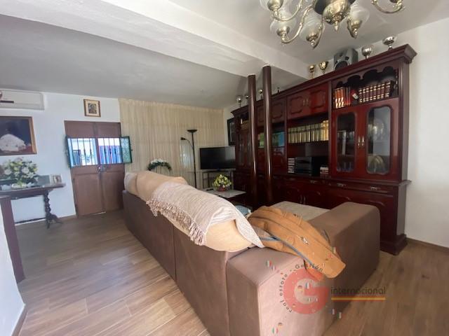 For sale of house in Vélez-Málaga