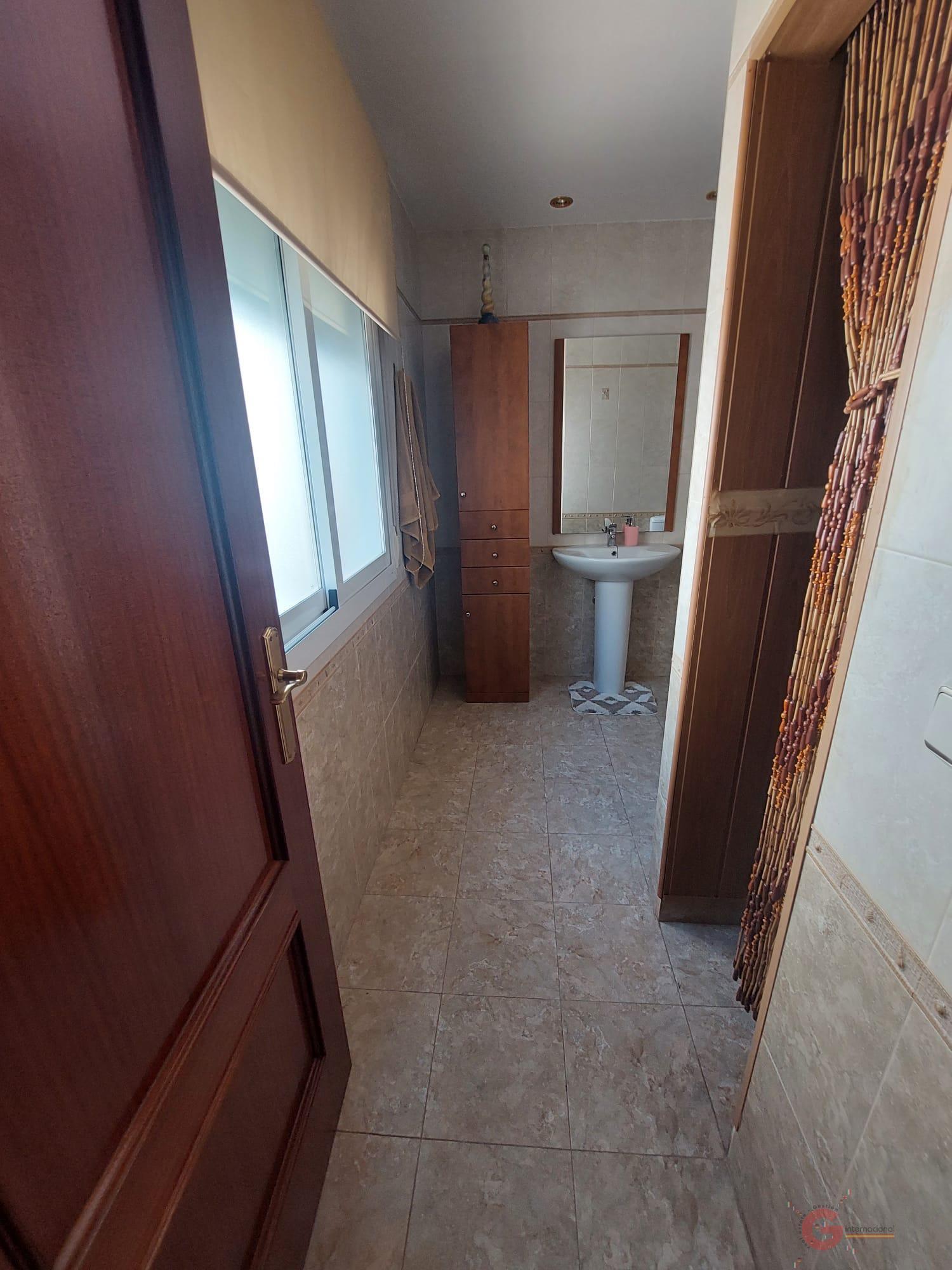 For sale of house in Salobreña