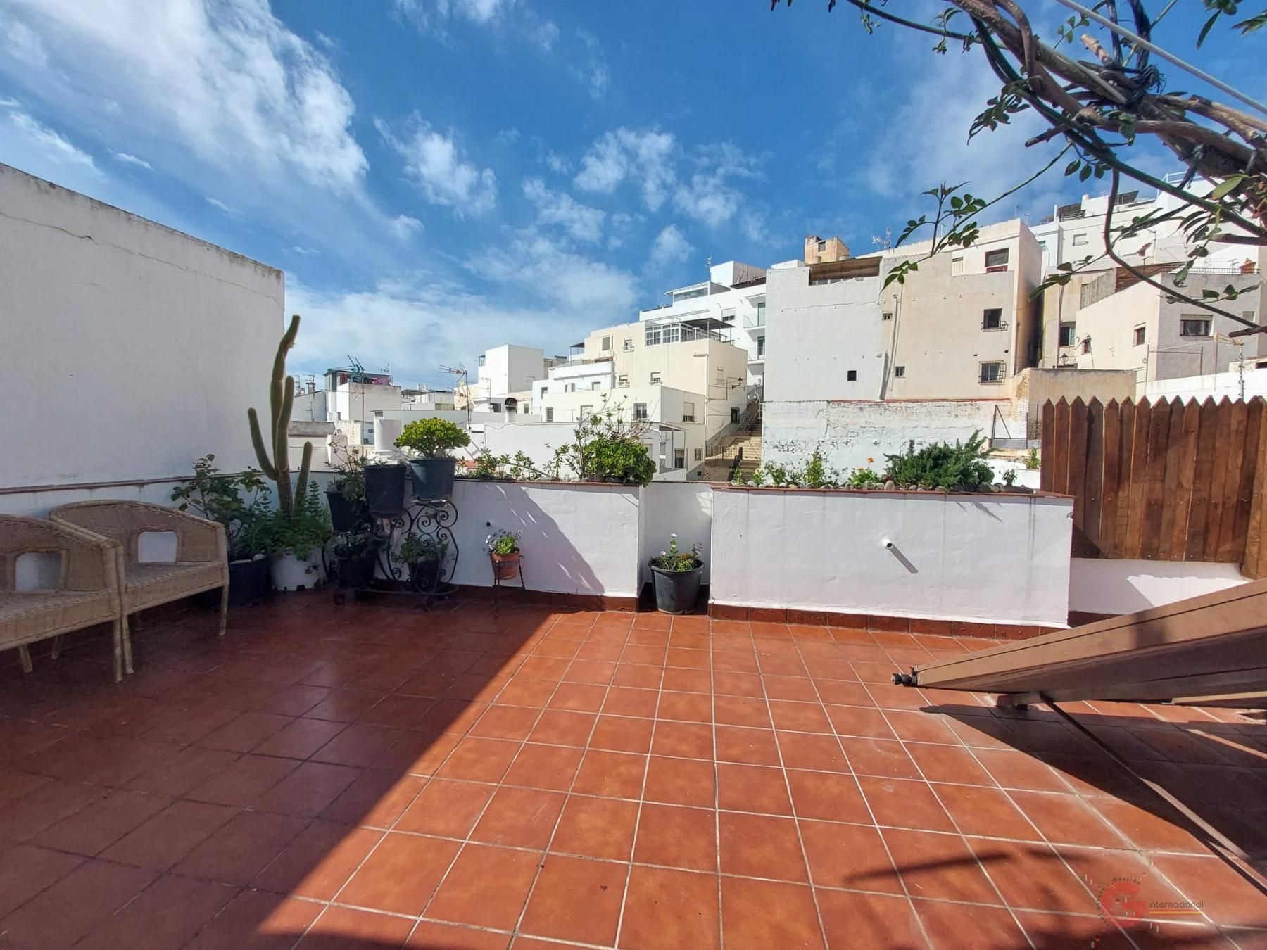 For sale of house in Salobreña
