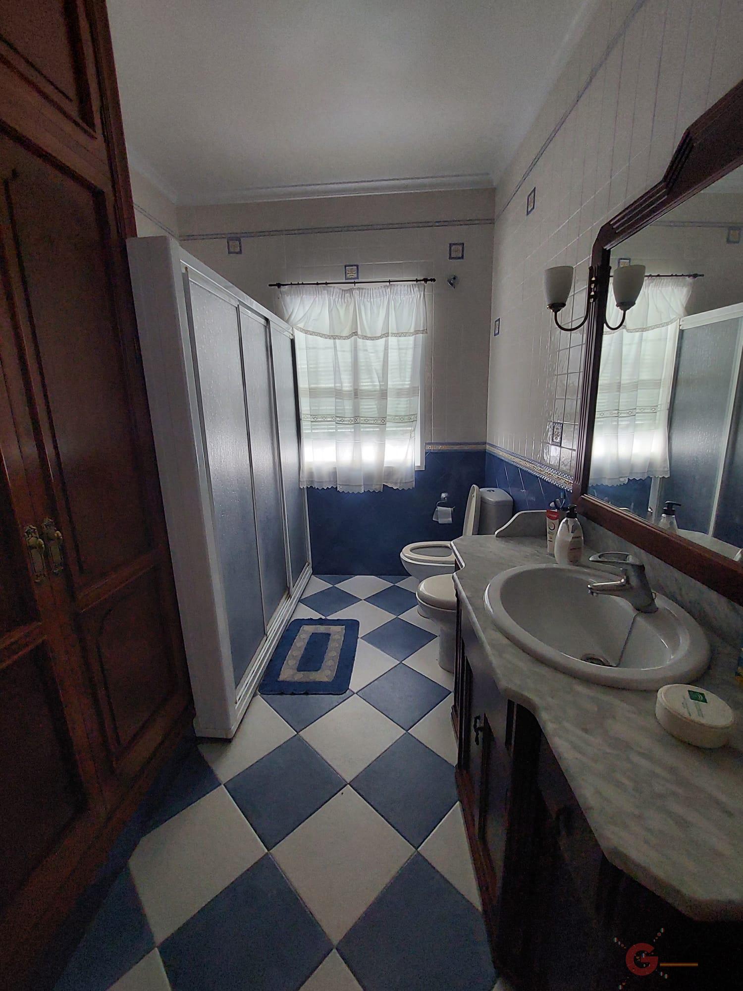 For sale of house in Salobreña