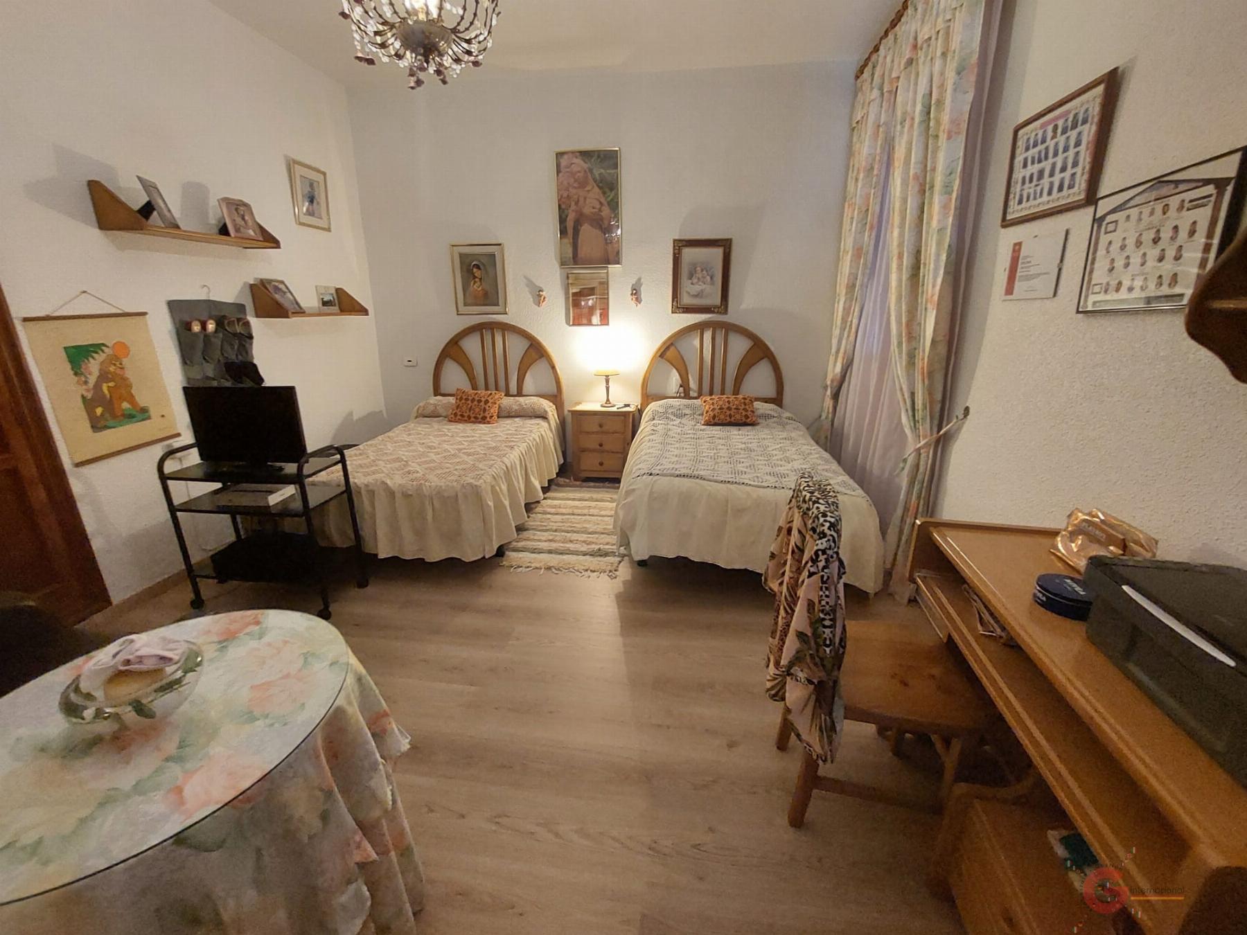 For sale of house in Salobreña