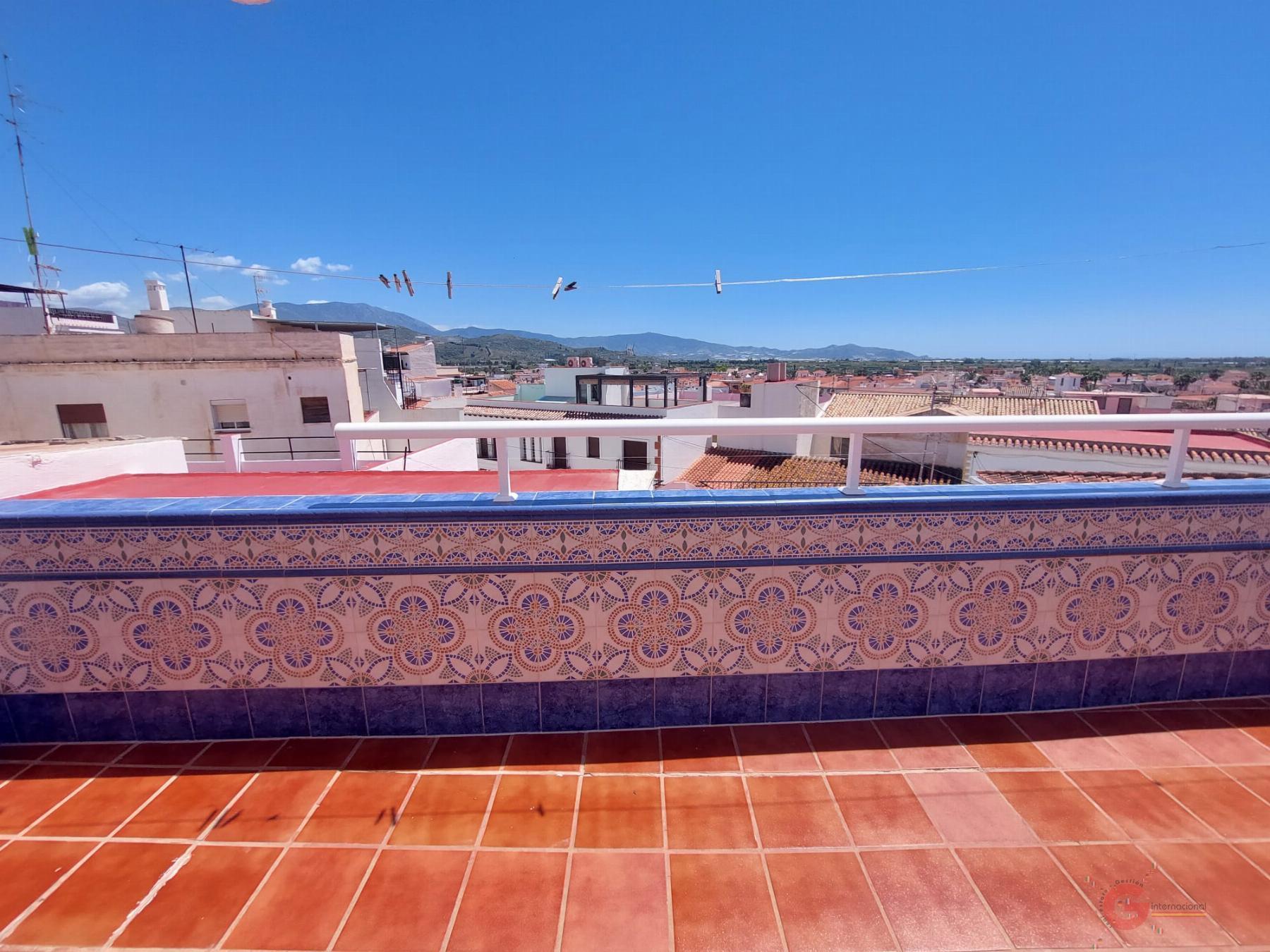 For sale of house in Salobreña