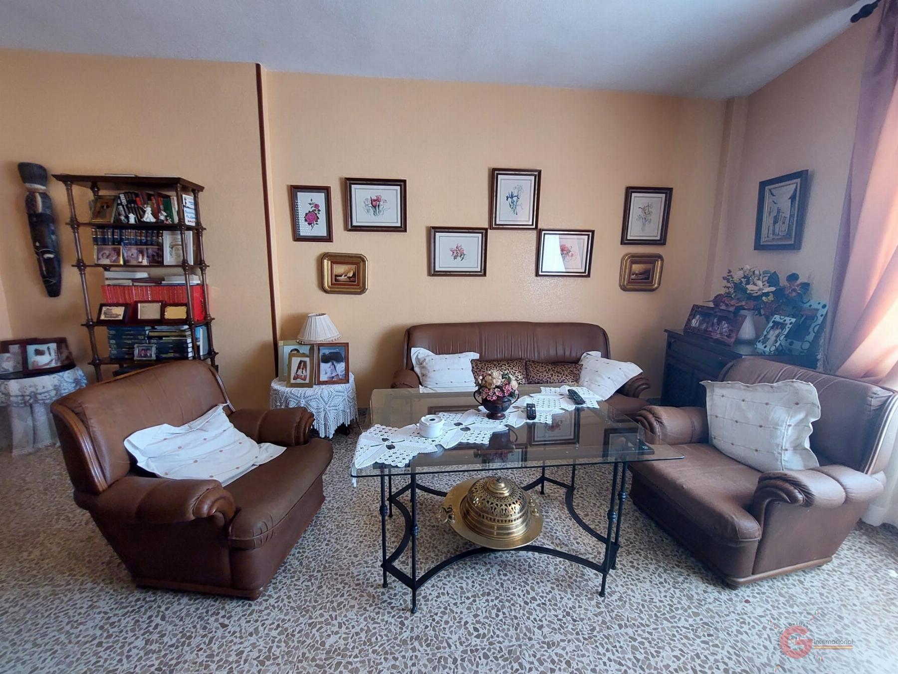 For sale of house in Salobreña