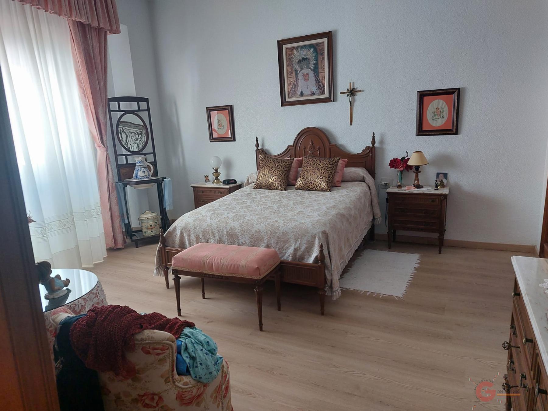 For sale of house in Salobreña