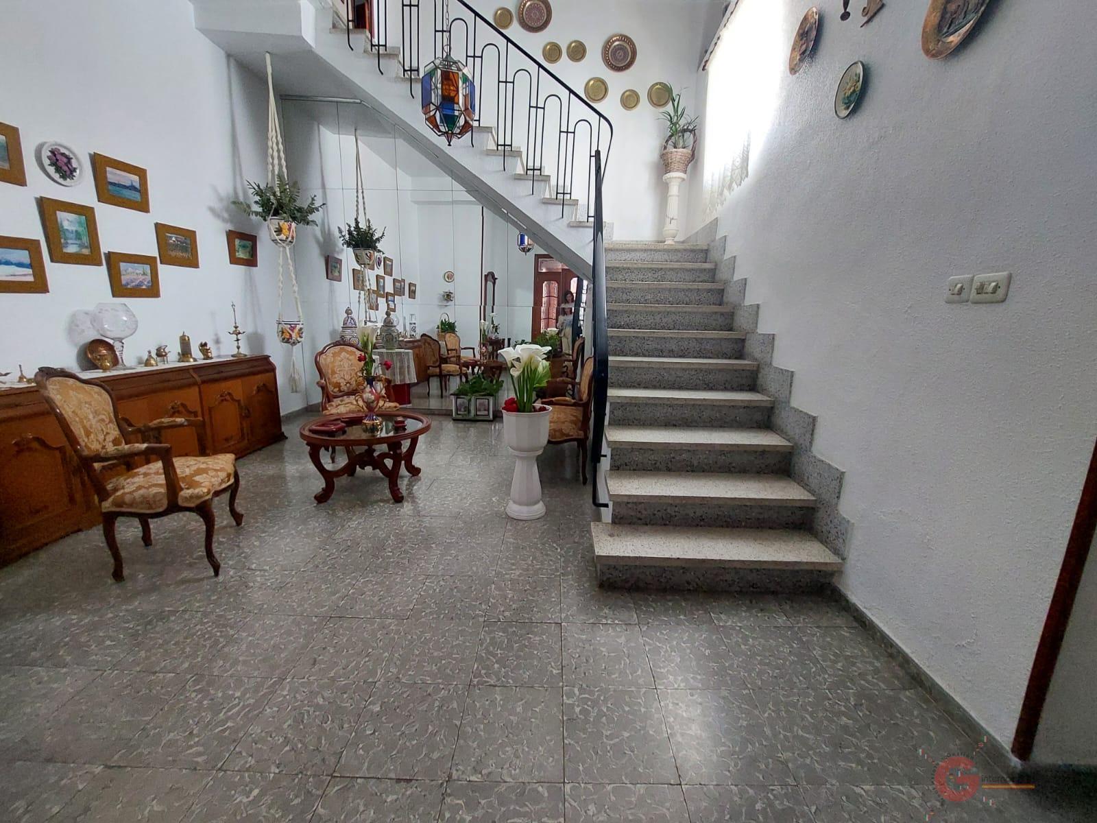 For sale of house in Salobreña