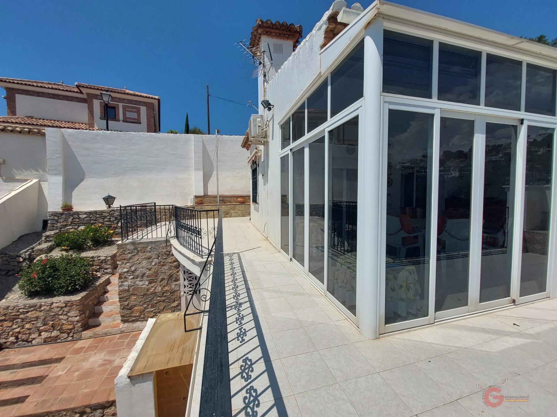 For sale of chalet in Salobreña