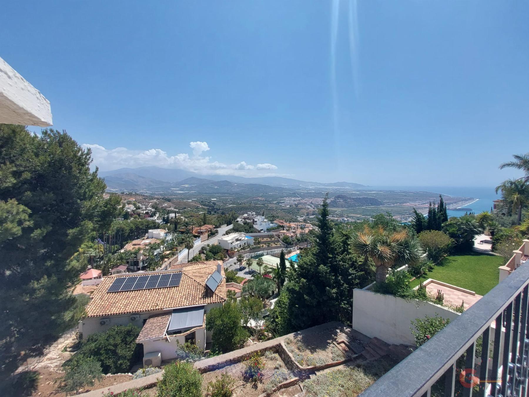For sale of chalet in Salobreña