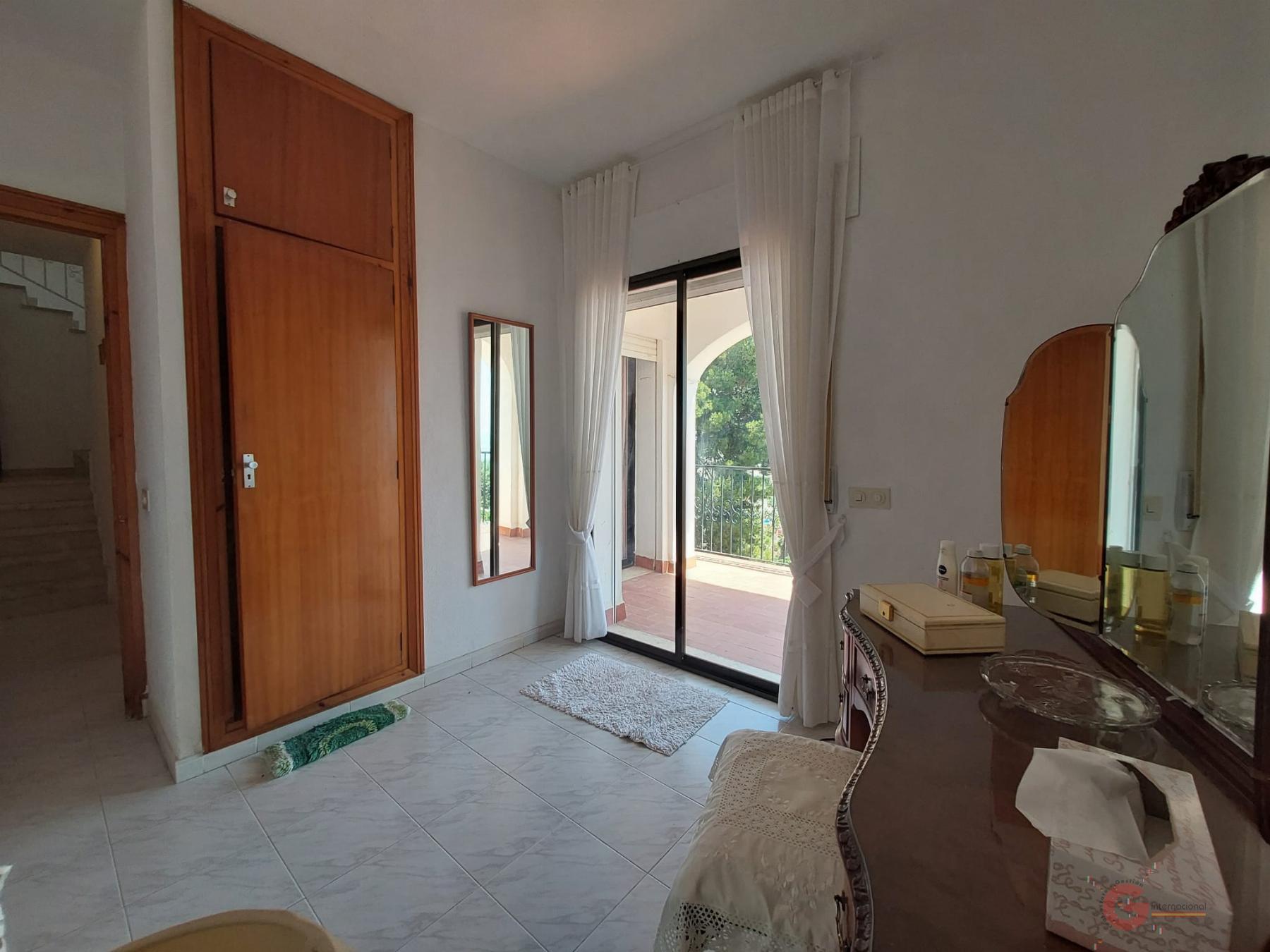 For sale of chalet in Salobreña