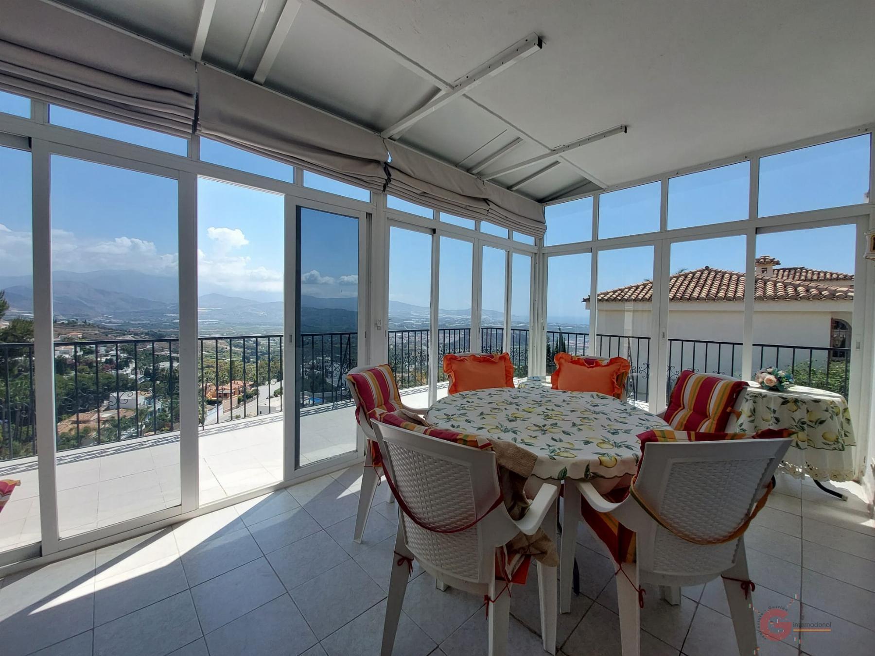 For sale of chalet in Salobreña